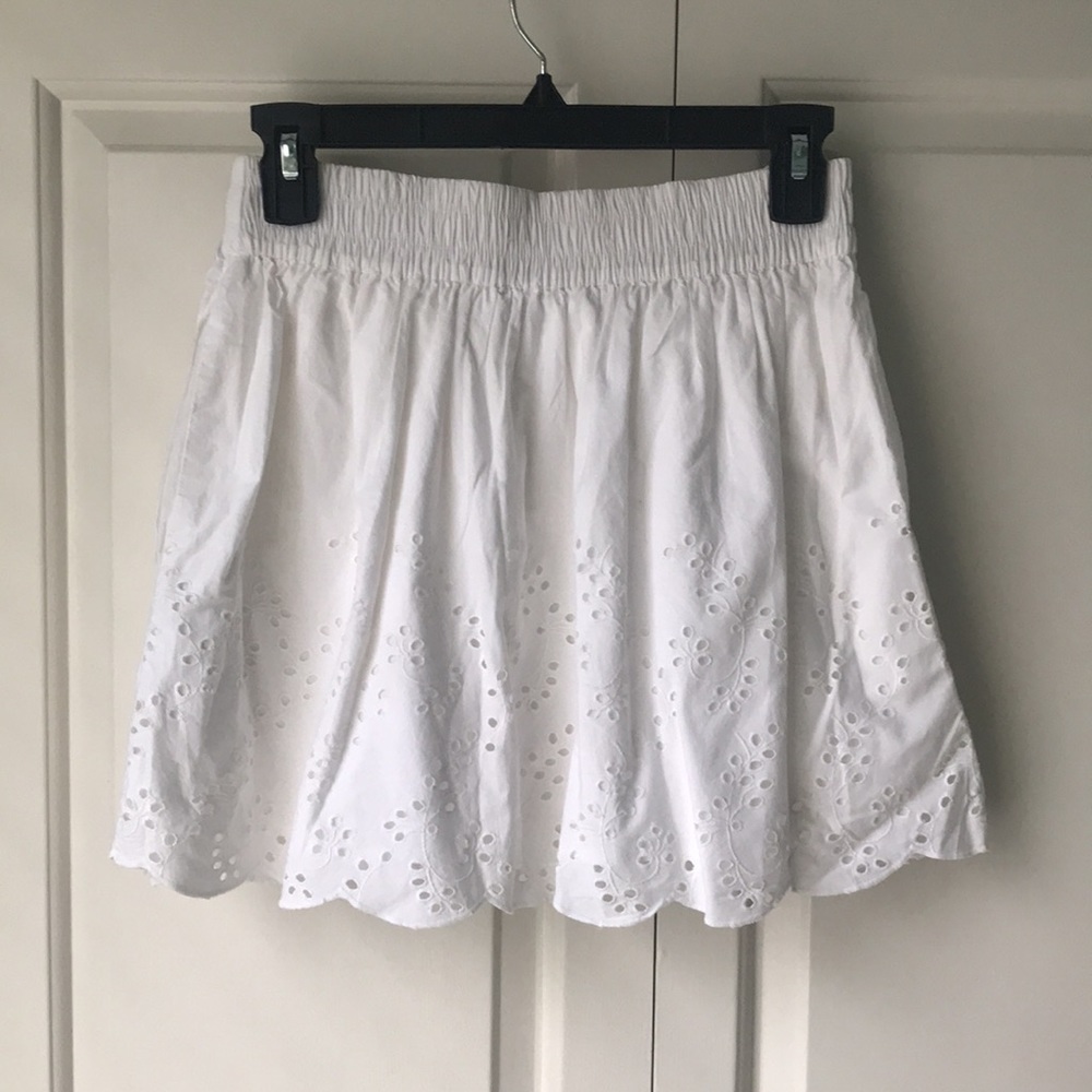 ZARA TRF EYELET EMBROIDERY MINI SKIRT - Picture 2 of 3